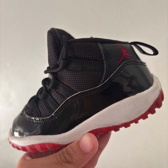 Air Jordan Retro 11 TD ‘Bred’ - Picture 3 of 5